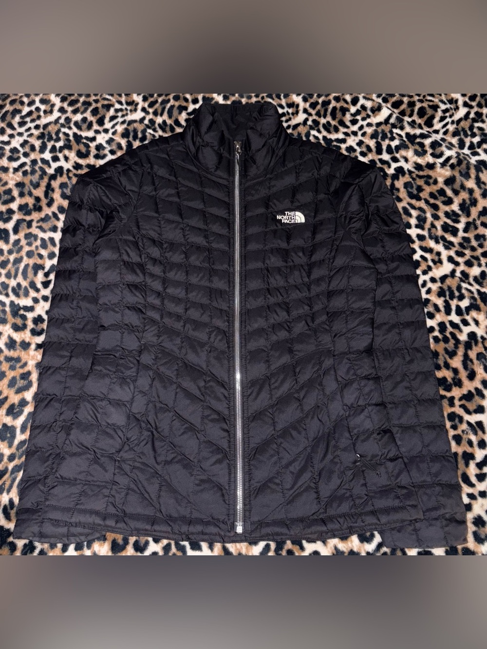 Women’s North Face Medium Black Full zipper Puffer Jacket